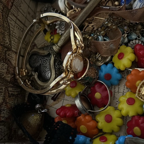 Mystery Jewelry Lot - Picture 3 of 6